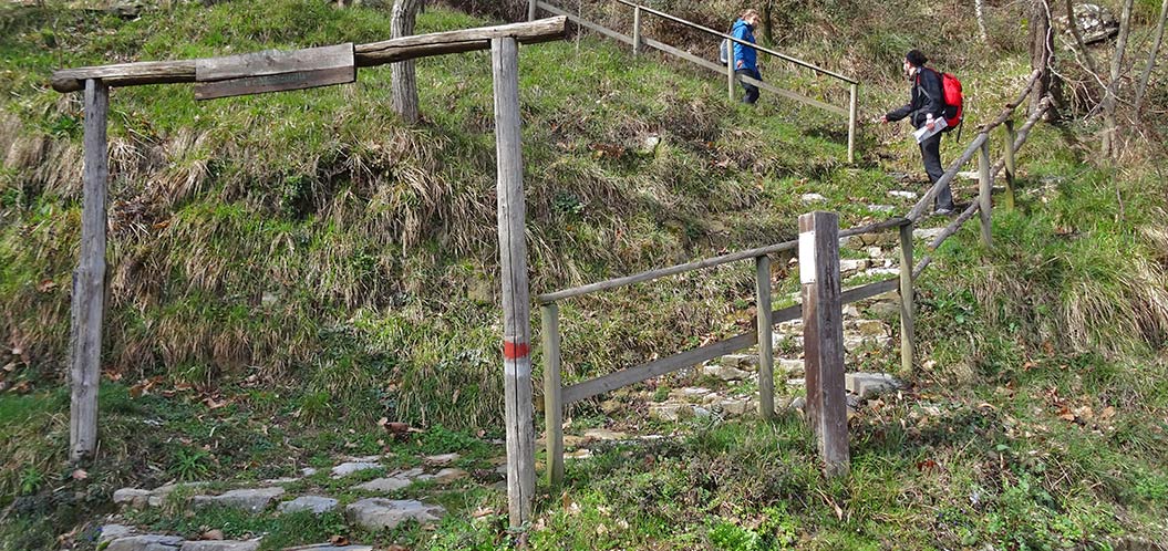 trail blazers waymarking in Italy - Sherpa Expeditions