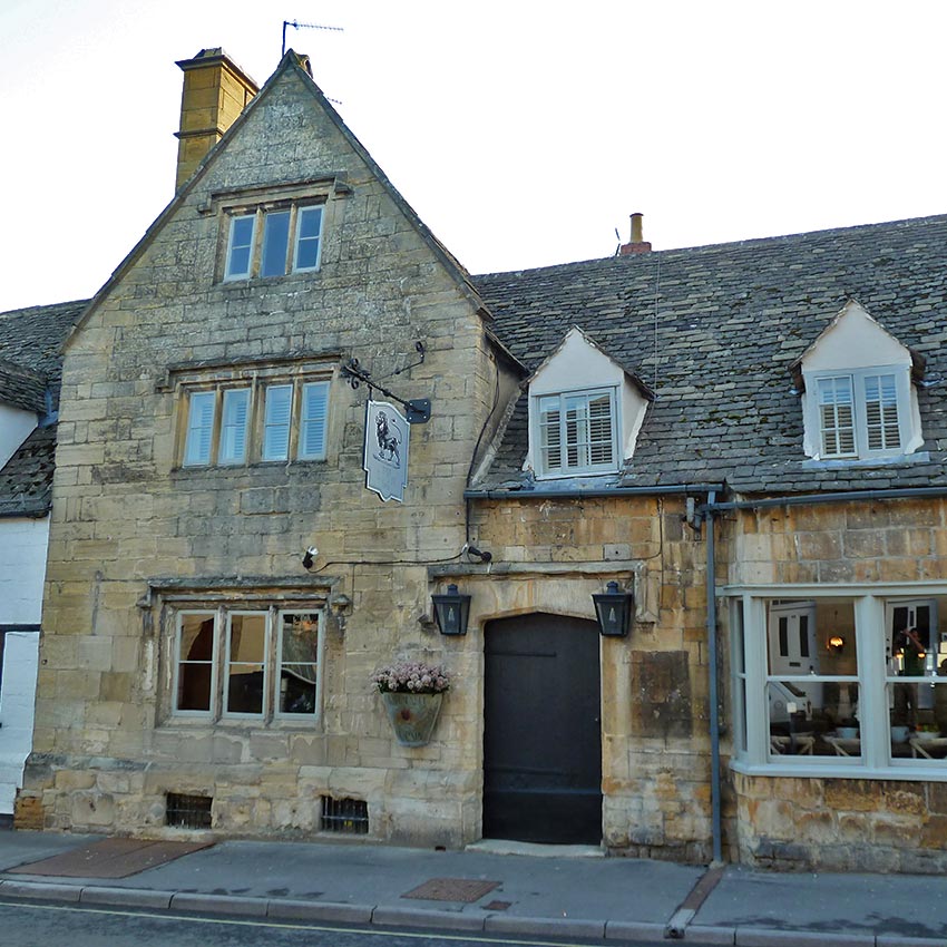 Traditional English pubs in the Cotswolds, break on walking holidays with Sherpa Expeditions