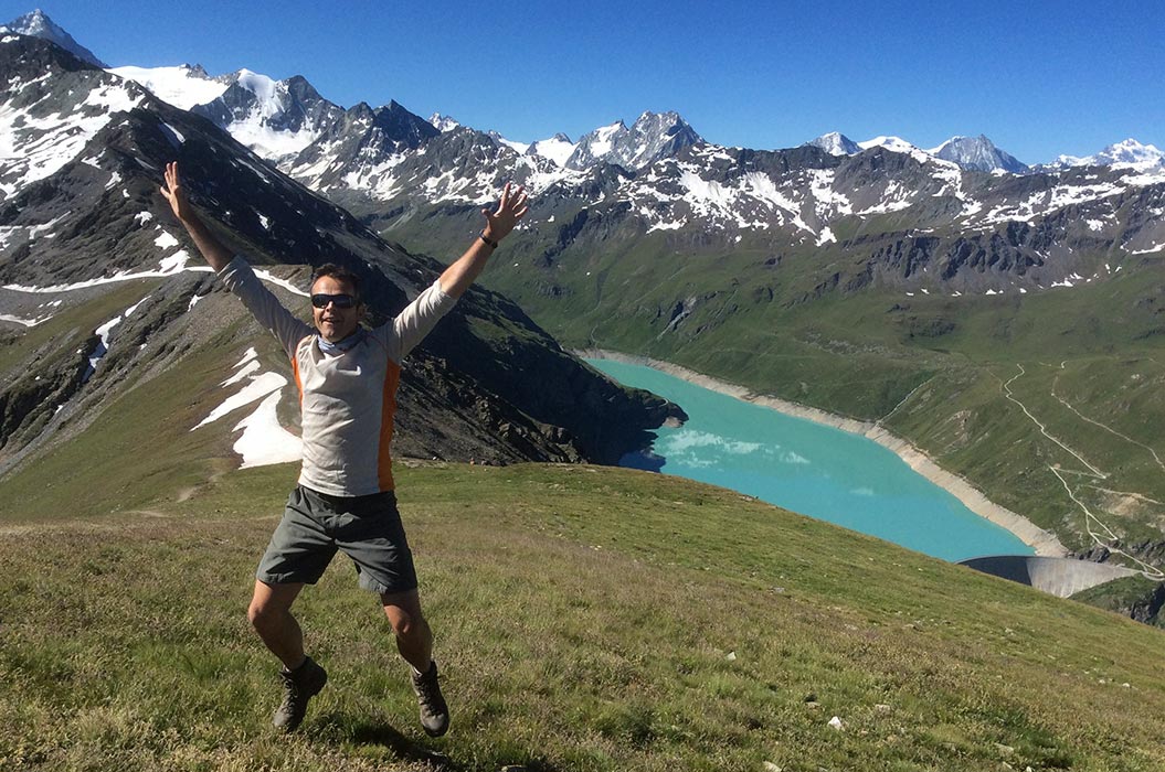 Sherpa Expeditions guide John on the Haute Route, Switzerland