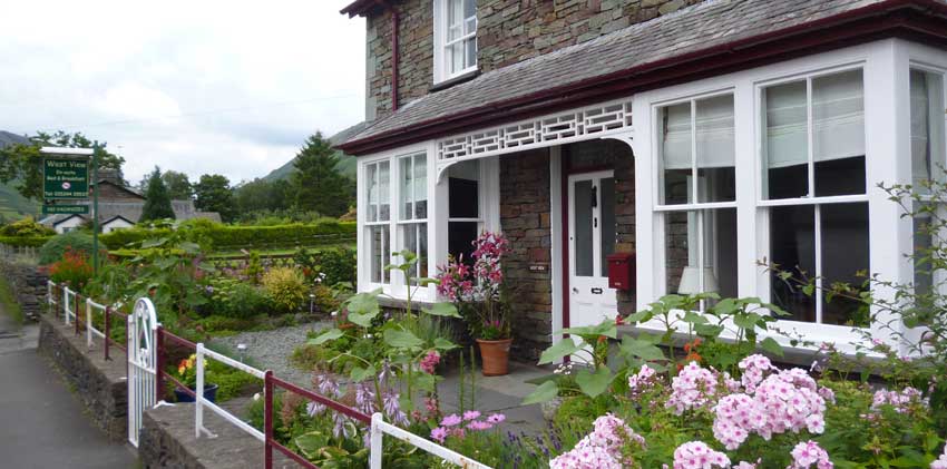 New: longest ever version of Coast to Coast Trail-Bed and Breakfast in village