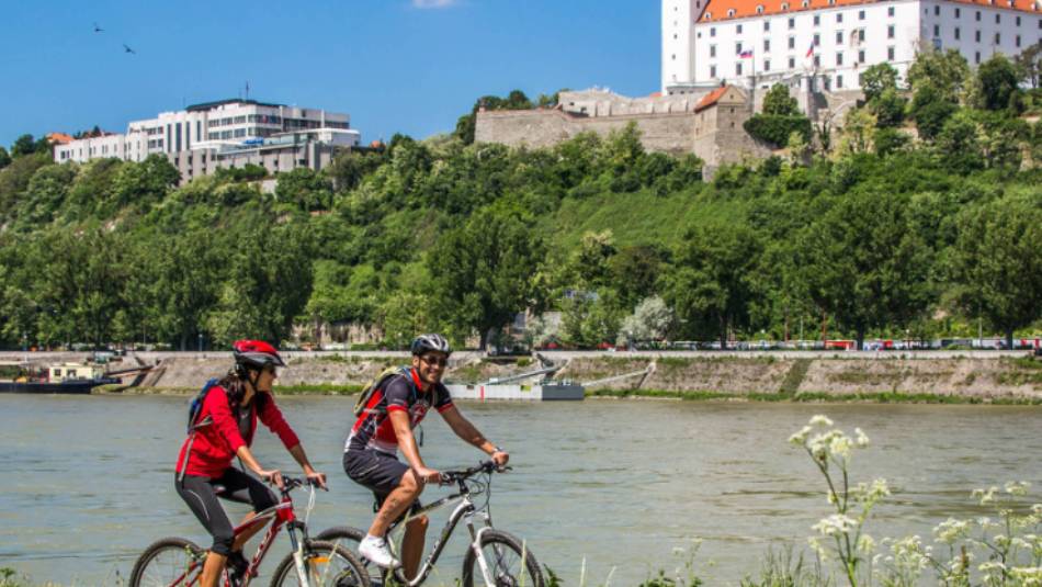 cycling holidays along the danube